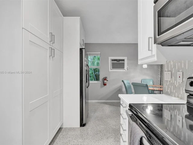 1621 N Victoria Park Rd, Fort Lauderdale FL 33305