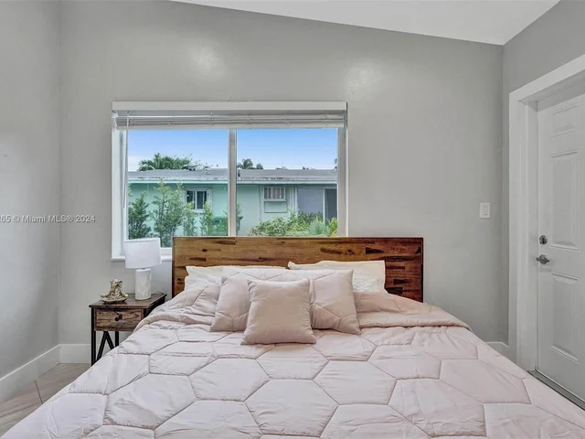 1621 N Victoria Park Rd, Fort Lauderdale FL 33305