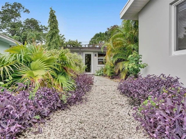 1621 N Victoria Park Rd, Fort Lauderdale FL 33305