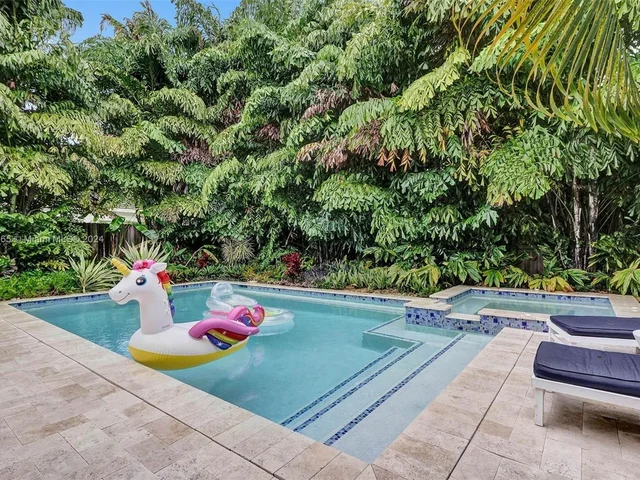 1621 N Victoria Park Rd, Fort Lauderdale FL 33305