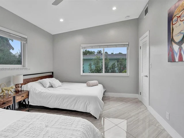 1621 N Victoria Park Rd, Fort Lauderdale FL 33305