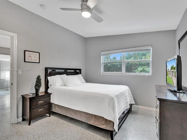 1621 N Victoria Park Rd, Fort Lauderdale FL 33305