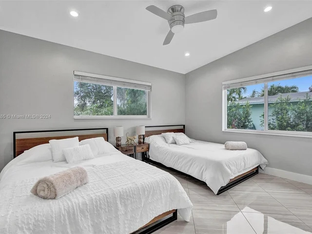 1621 N Victoria Park Rd, Fort Lauderdale FL 33305