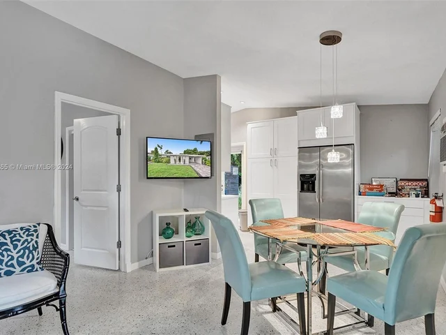 1621 N Victoria Park Rd, Fort Lauderdale FL 33305