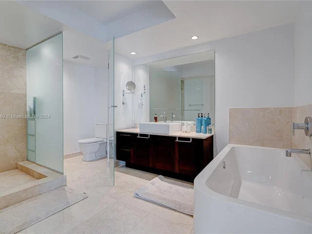 200 Sunny Isles Blvd # 1702, Sunny Isles Beach FL 33160