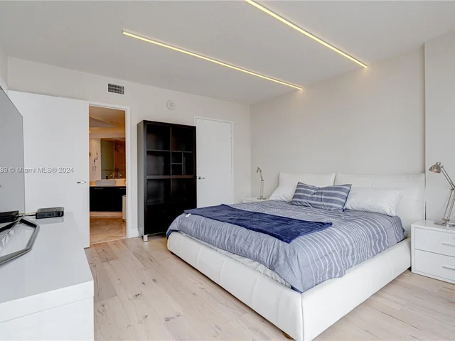 200 Sunny Isles Blvd # 1702, Sunny Isles Beach FL 33160