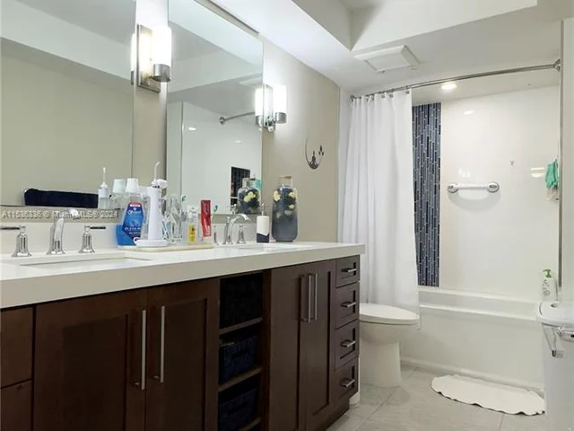 13953 Kendale Lakes Cir # 208B, Miami FL 33183