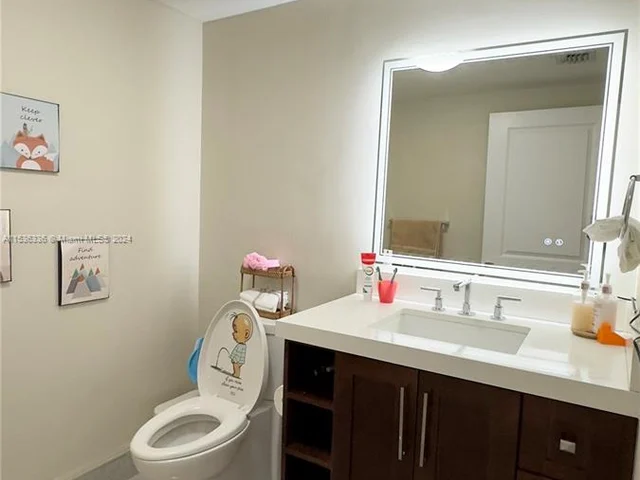 13953 Kendale Lakes Cir # 208B, Miami FL 33183