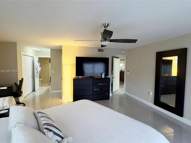 13953 Kendale Lakes Cir # 208B, Miami FL 33183