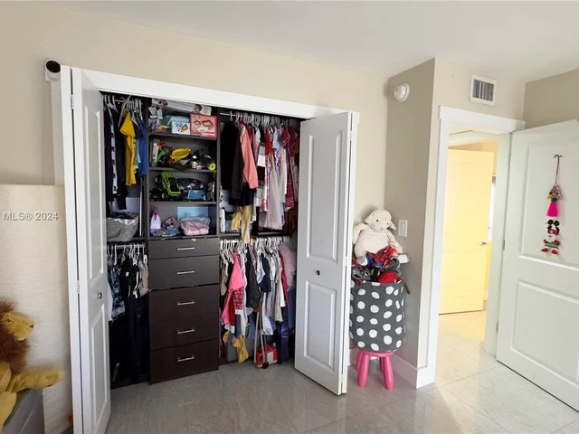 13953 Kendale Lakes Cir # 208B, Miami FL 33183