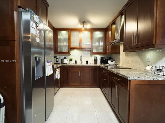 13953 Kendale Lakes Cir # 208B, Miami FL 33183