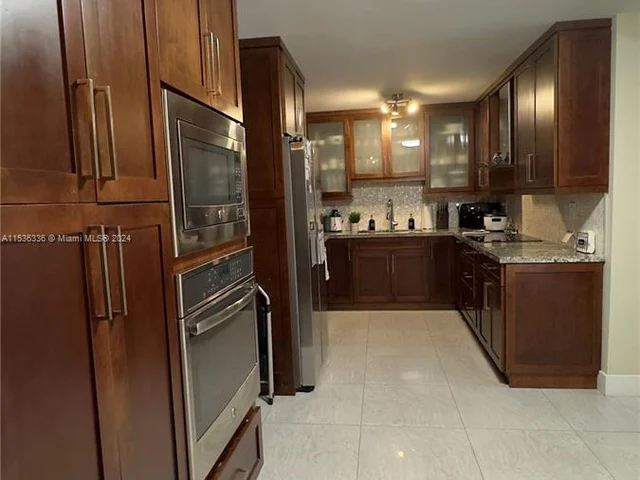 13953 Kendale Lakes Cir # 208B, Miami FL 33183