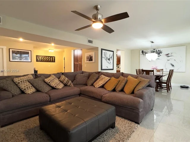 13953 Kendale Lakes Cir # 208B, Miami FL 33183