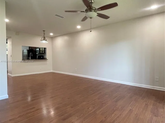 10336 NW 8th St # 204, Pembroke Pines FL 33026