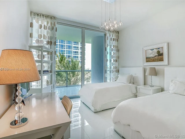 6799 Collins Ave # 304, Miami Beach FL 33141
