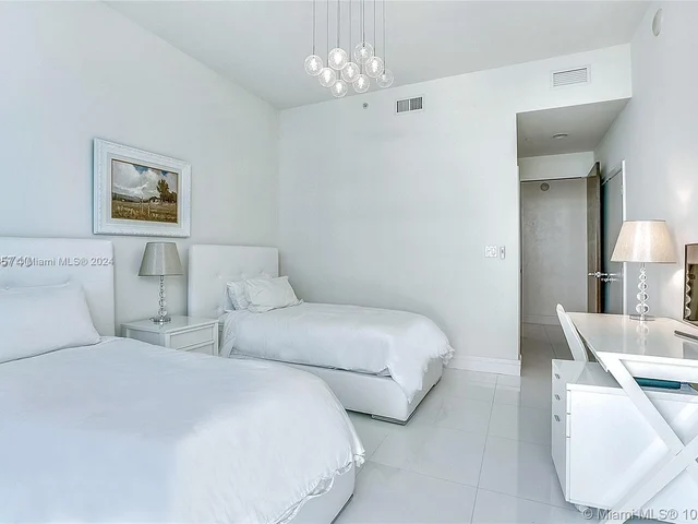 6799 Collins Ave # 304, Miami Beach FL 33141