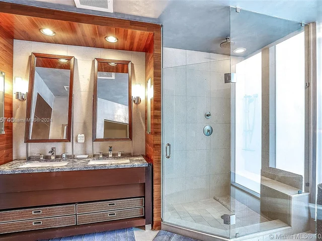 6799 Collins Ave # 304, Miami Beach FL 33141