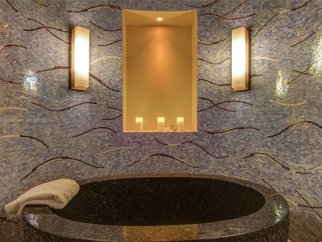 6799 Collins Ave # 304, Miami Beach FL 33141