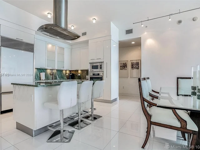 6799 Collins Ave # 304, Miami Beach FL 33141
