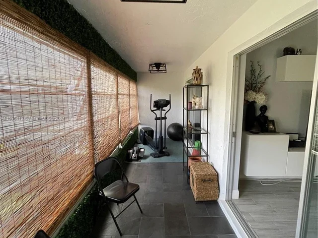 1751 NW 75th Ave # 207, Plantation FL 33313