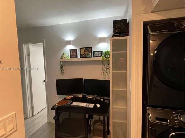 1751 NW 75th Ave # 207, Plantation FL 33313