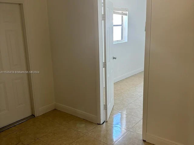 610 NE 177th St # 0, Miami FL 33162