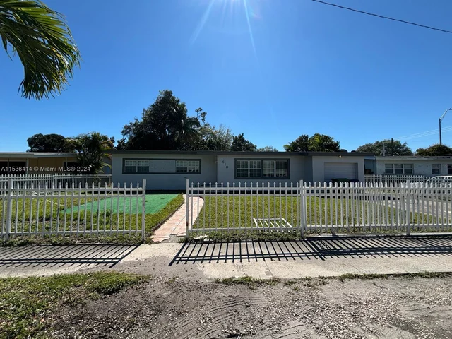 610 NE 177th St # 0, Miami FL 33162