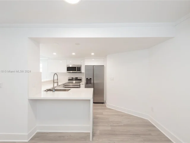 230 Sunrise Dr # 1, Key Biscayne FL 33149