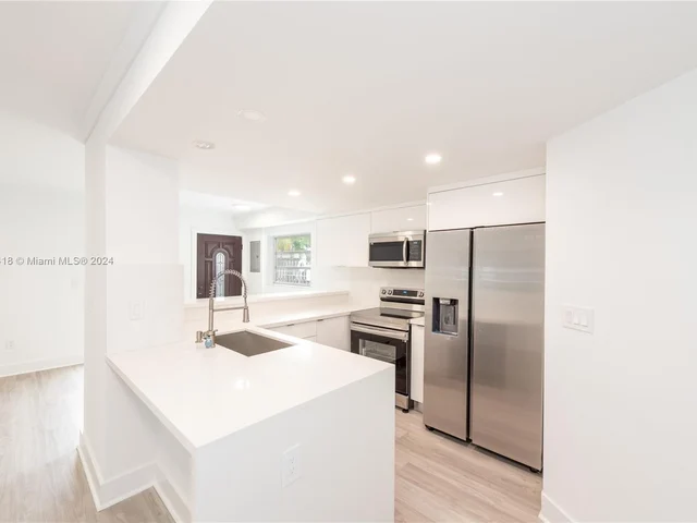 230 Sunrise Dr # 1, Key Biscayne FL 33149