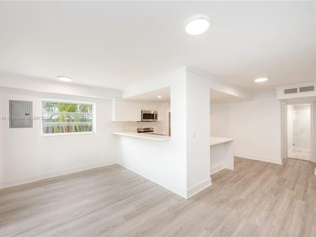 230 Sunrise Dr # 1, Key Biscayne FL 33149