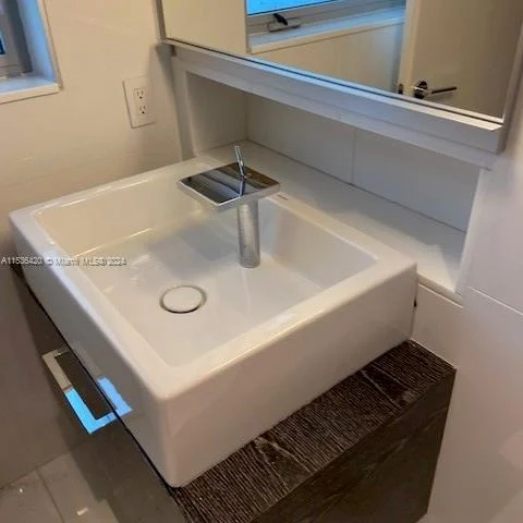 1000 N Shore Dr # 0, Miami Beach FL 33141