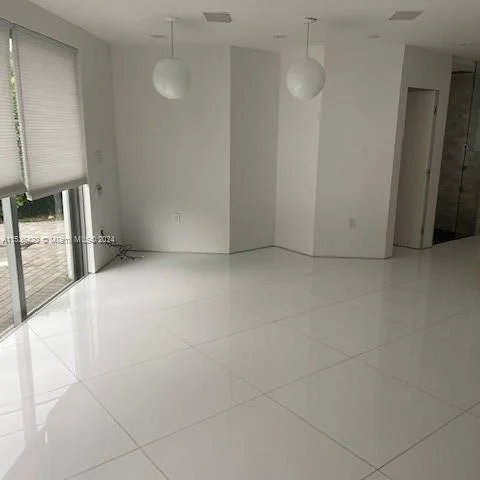 1000 N Shore Dr # 0, Miami Beach FL 33141