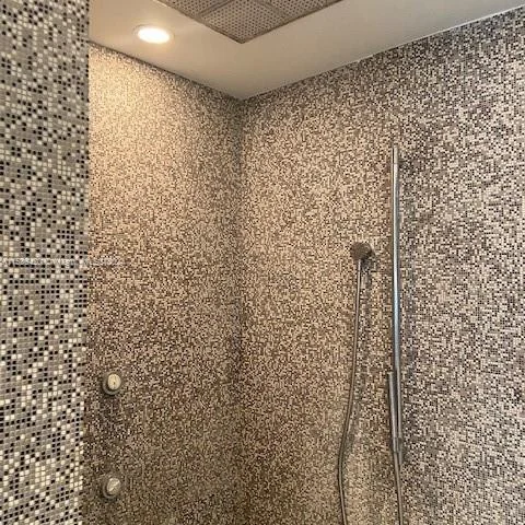 1000 N Shore Dr # 0, Miami Beach FL 33141