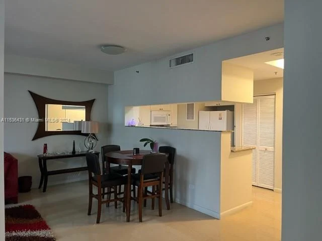 808 Brickell Key Dr # 1807, Miami FL 33131