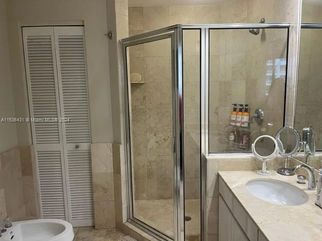 808 Brickell Key Dr # 1807, Miami FL 33131