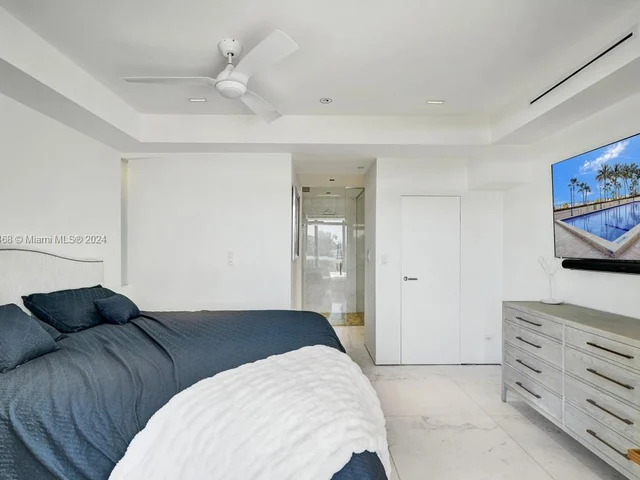 1000 Venetian Way # 101, Miami FL 33139