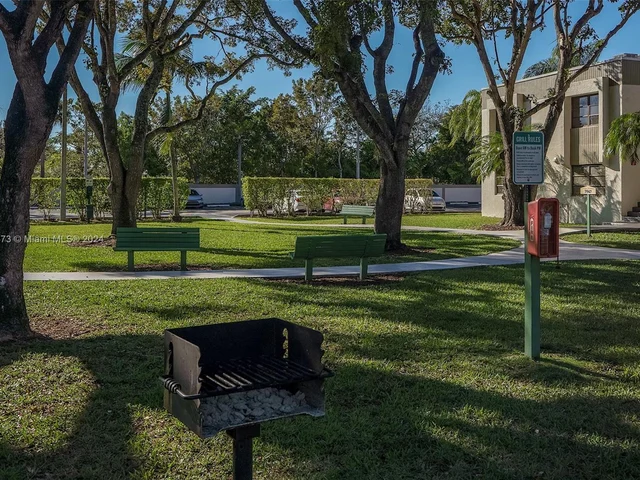 7907 SW 104th St # 202H, Miami FL 33156