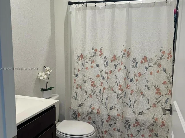 630 NE 5th Ter, Florida City FL 33034