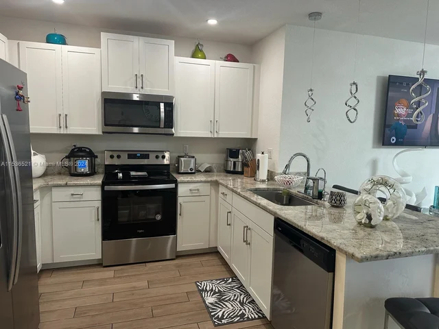 630 NE 5th Ter, Florida City FL 33034