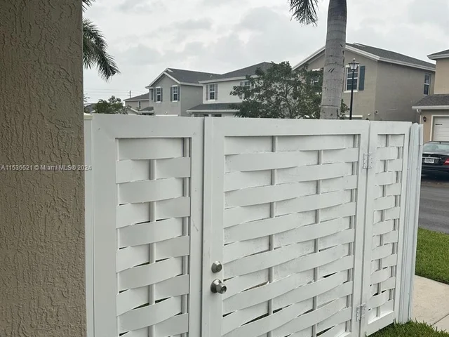 630 NE 5th Ter, Florida City FL 33034