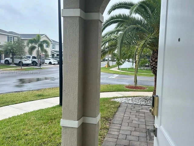 630 NE 5th Ter, Florida City FL 33034