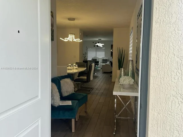 630 NE 5th Ter, Florida City FL 33034