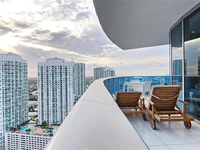 200 Biscayne Boulevard Way # 3602, Miami FL 33131