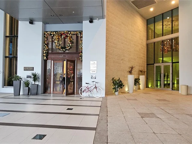 200 Biscayne Boulevard Way # 3602, Miami FL 33131