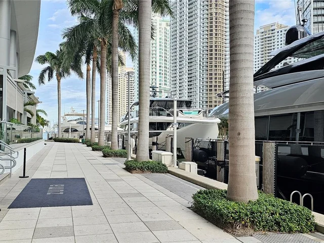 200 Biscayne Boulevard Way # 3602, Miami FL 33131