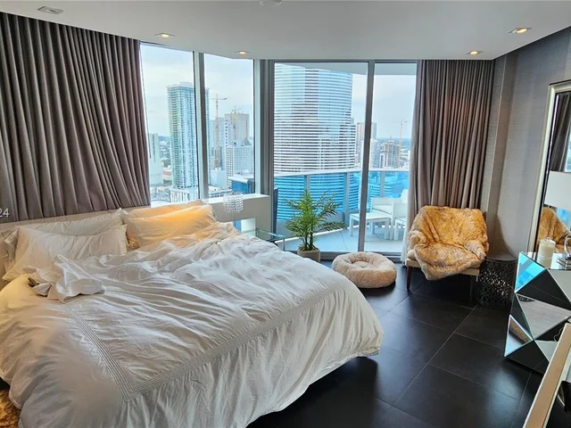 200 Biscayne Boulevard Way # 3602, Miami FL 33131