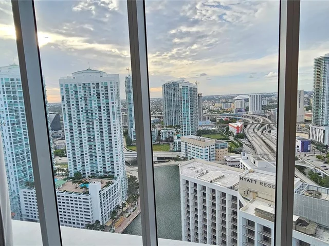 200 Biscayne Boulevard Way # 3602, Miami FL 33131