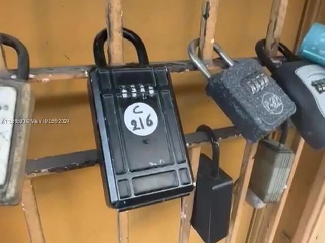 291 NW 177th St # 216, Miami Gardens FL 33169