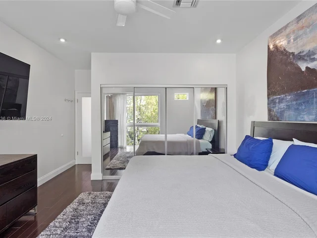 325 Meridian Ave # 5, Miami Beach FL 33139