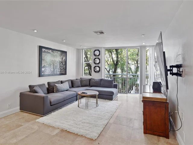 325 Meridian Ave # 5, Miami Beach FL 33139